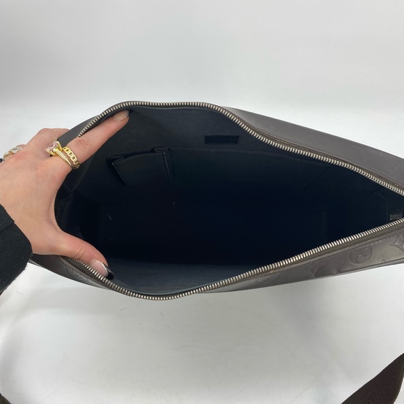 Louis Vuitton Steve Messenger bag - Picture 9 of 14